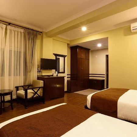 Da Yatra Courtyard Hotel & Resort Pokhara Kültér fotó