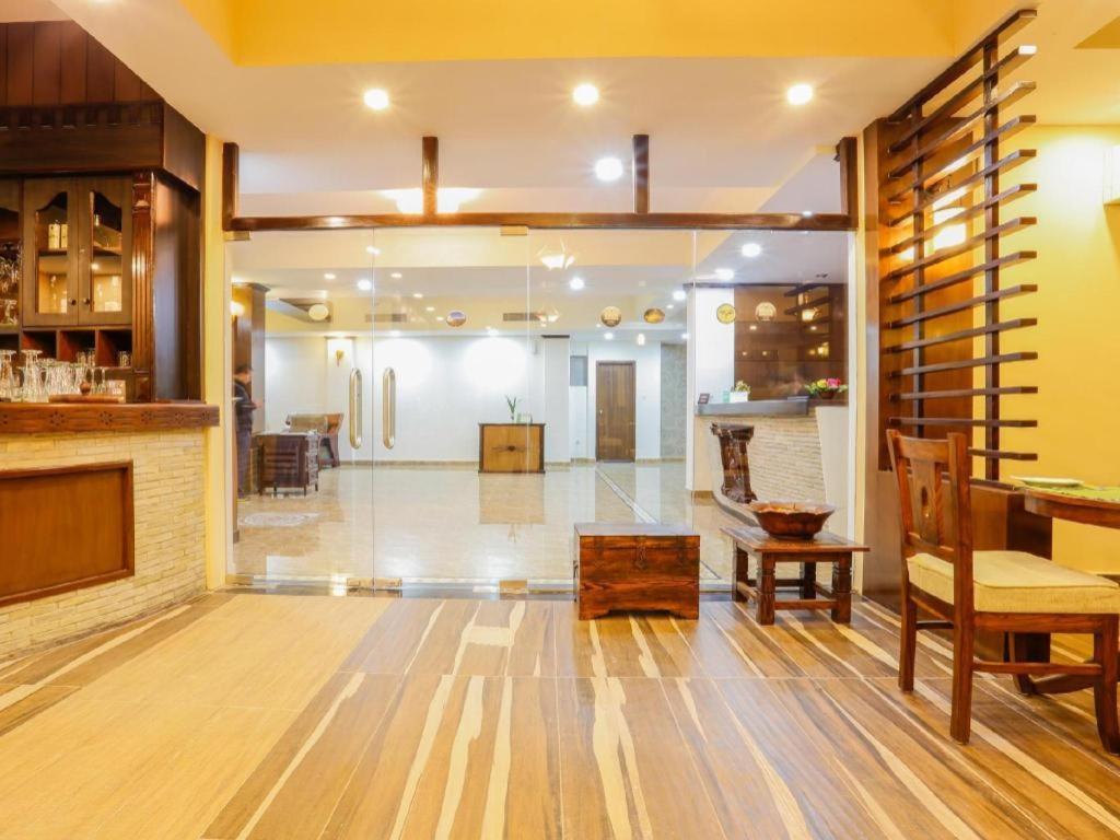 Da Yatra Courtyard Hotel & Resort Pokhara Kültér fotó