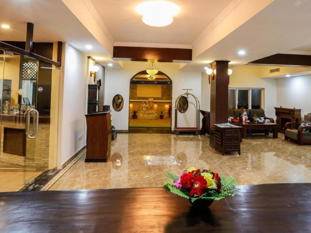 Da Yatra Courtyard Hotel & Resort Pokhara Kültér fotó