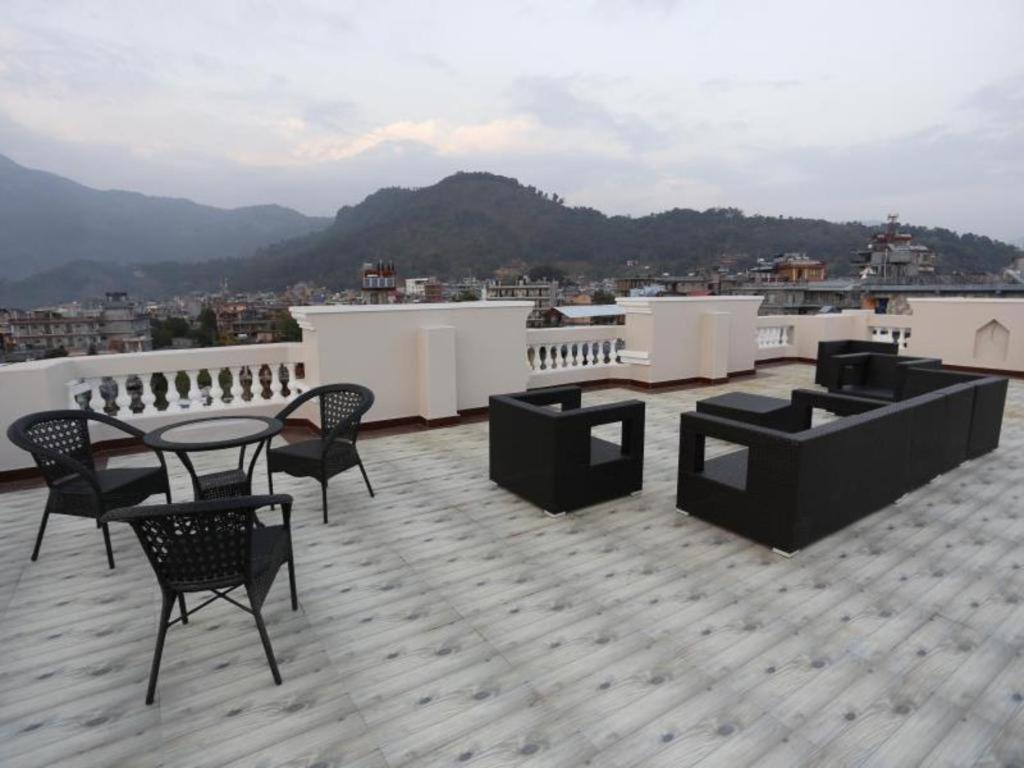 Da Yatra Courtyard Hotel & Resort Pokhara Kültér fotó