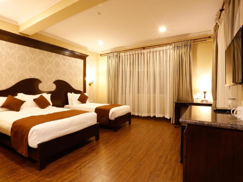 Da Yatra Courtyard Hotel & Resort Pokhara Kültér fotó
