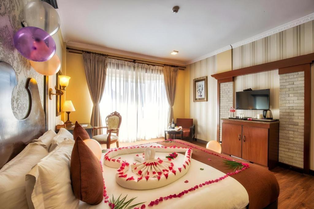 Da Yatra Courtyard Hotel & Resort Pokhara Kültér fotó