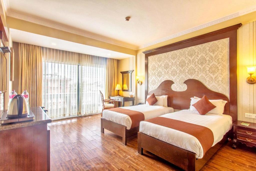 Da Yatra Courtyard Hotel & Resort Pokhara Kültér fotó