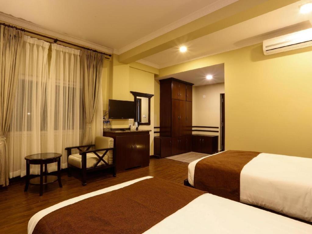 Da Yatra Courtyard Hotel & Resort Pokhara Kültér fotó