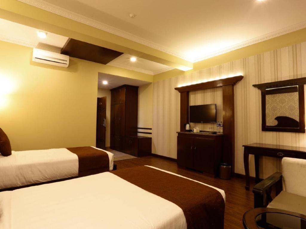 Da Yatra Courtyard Hotel & Resort Pokhara Kültér fotó