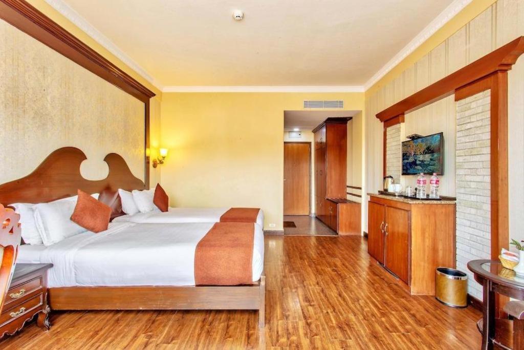 Da Yatra Courtyard Hotel & Resort Pokhara Kültér fotó