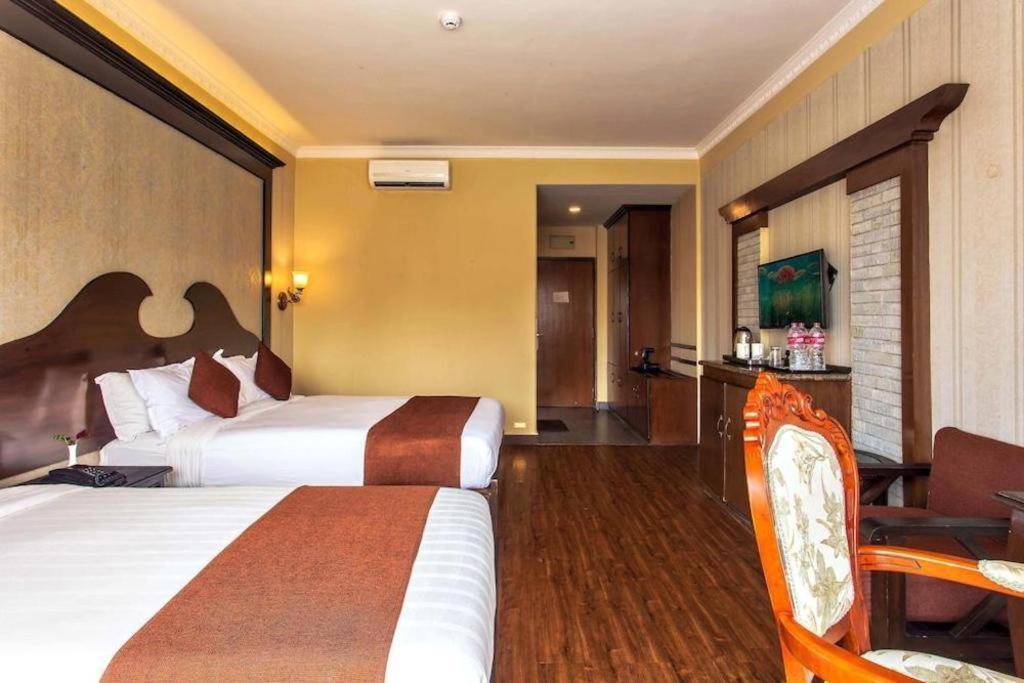Da Yatra Courtyard Hotel & Resort Pokhara Kültér fotó