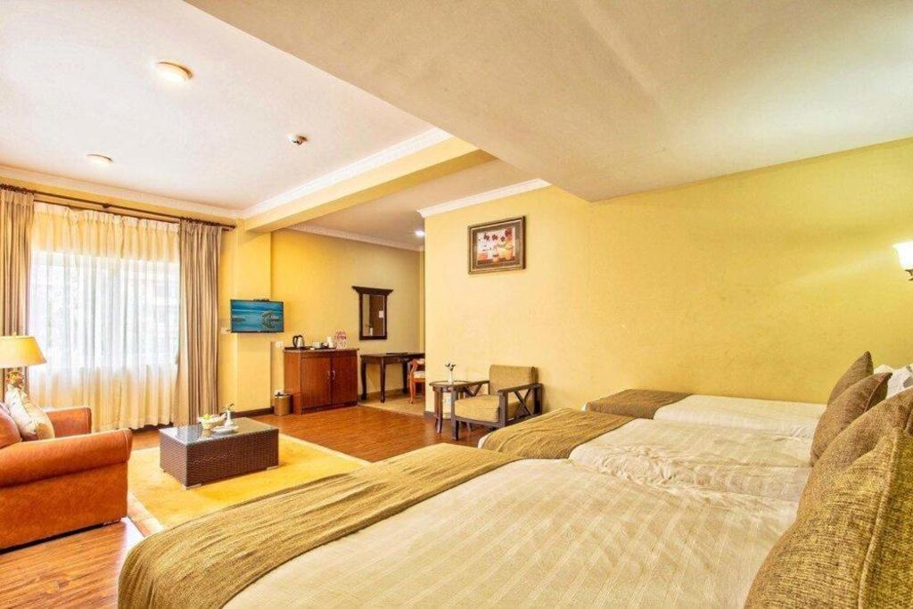 Da Yatra Courtyard Hotel & Resort Pokhara Kültér fotó