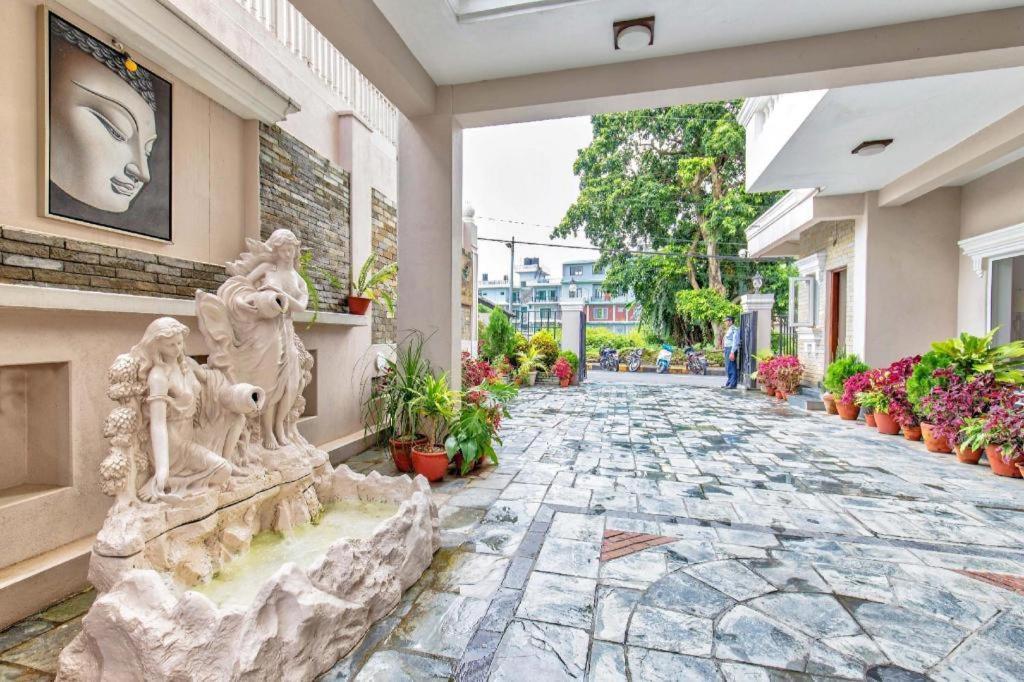 Da Yatra Courtyard Hotel & Resort Pokhara Kültér fotó